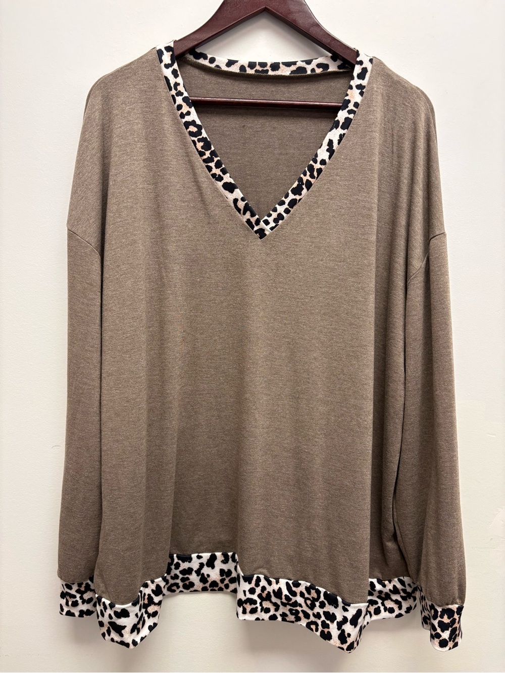 4 for $25  🤎 Leopard Trim Oversized Super Soft Top 4XL 🤎